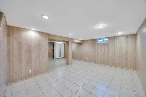 42 Crescent Street Hicksville NY 11801