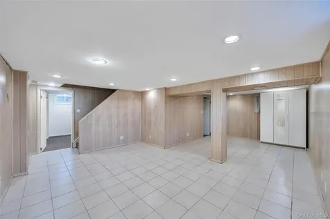 42 Crescent Street Hicksville NY 11801