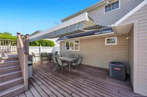 42 Crescent Street Hicksville NY 11801