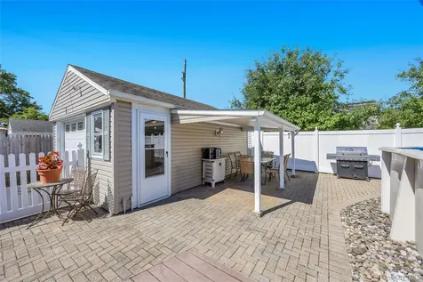 42 Crescent Street Hicksville NY 11801