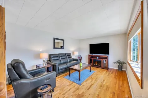 42 Crescent Street Hicksville NY 11801
