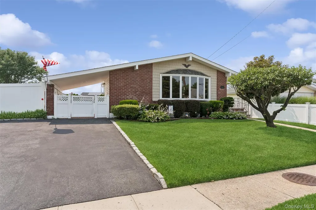 114 Miller Road Hicksville NY 11801