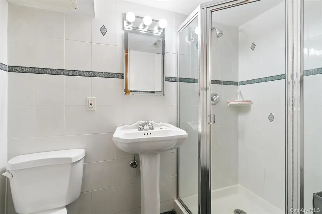 114 Miller Road Hicksville NY 11801
