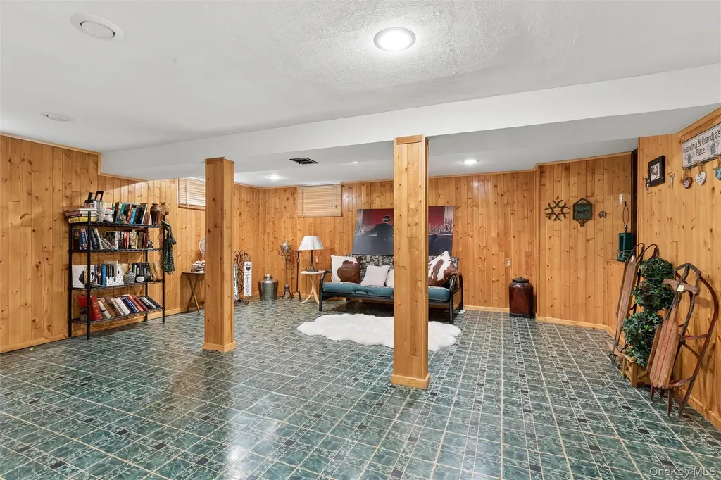 114 Miller Road Hicksville NY 11801