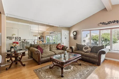 114 Miller Road Hicksville NY 11801