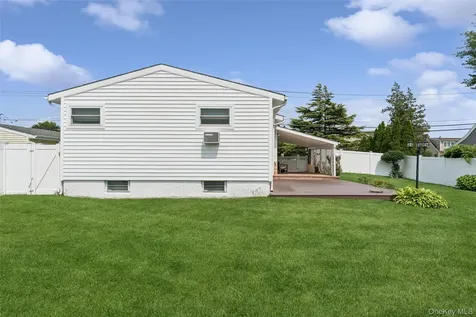 114 Miller Road Hicksville NY 11801