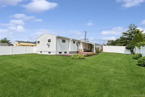 114 Miller Road Hicksville NY 11801