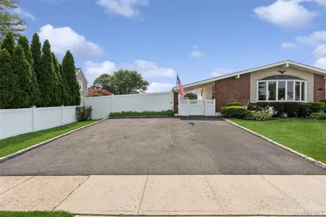 114 Miller Road Hicksville NY 11801