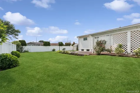 114 Miller Road Hicksville NY 11801