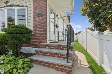 114 Miller Road Hicksville NY 11801