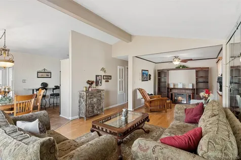 114 Miller Road Hicksville NY 11801