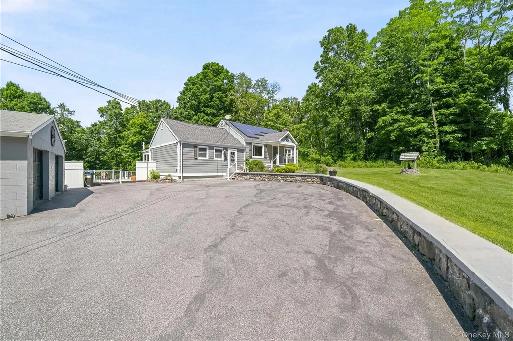 2084 State Route 94 Salisbury Mills NY 12577