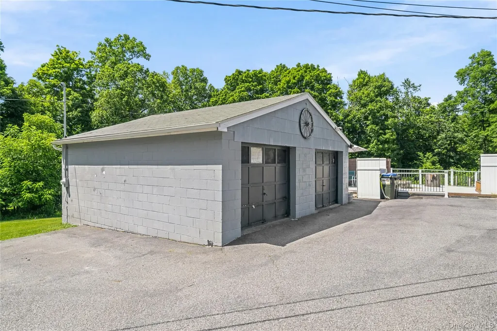 2084 State Route 94 Salisbury Mills NY 12577