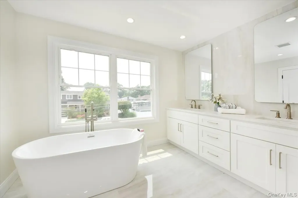 124 North Drive Massapequa NY 11758