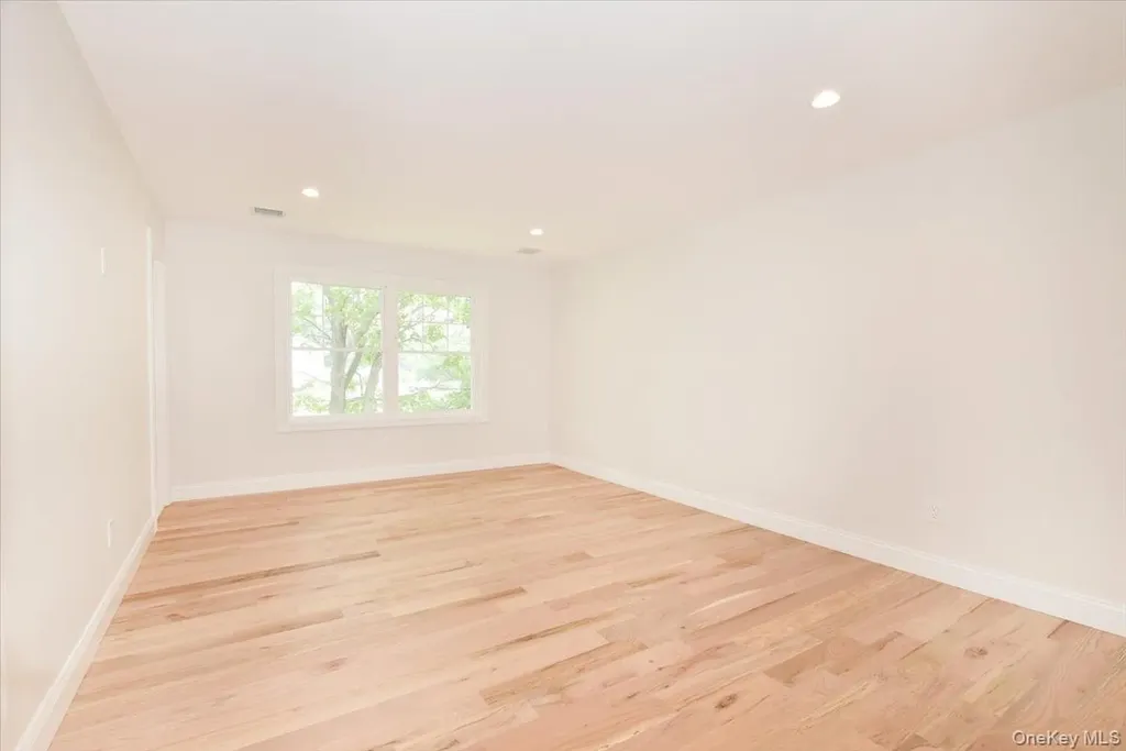 124 North Drive Massapequa NY 11758