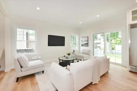 124 North Drive Massapequa NY 11758