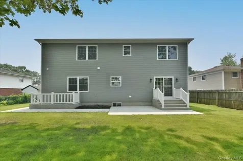 124 North Drive Massapequa NY 11758