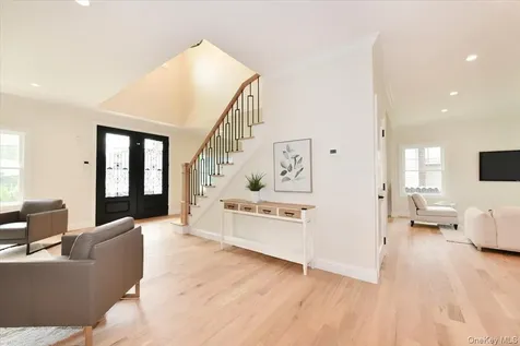 124 North Drive Massapequa NY 11758