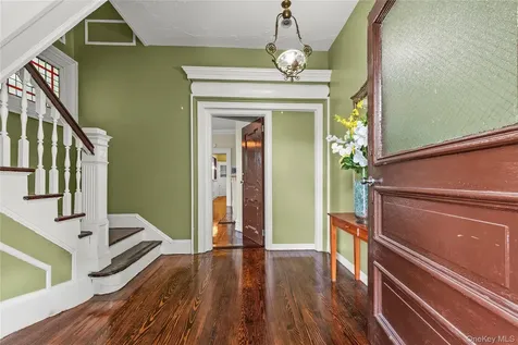 332 S 4th Avenue Mount Vernon NY 10550