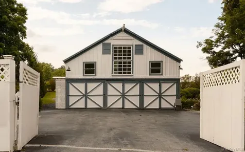 2327 Salt Point Turnpike Clinton Corners NY 12514