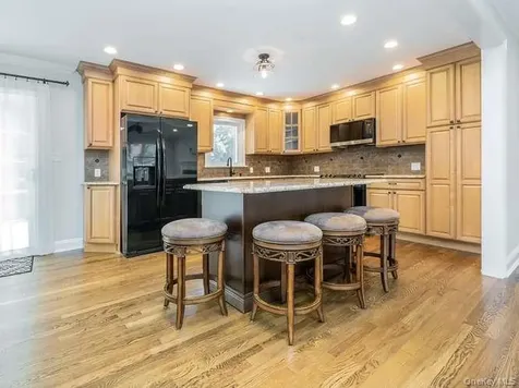 5 Central Avenue Glen Cove NY 11542