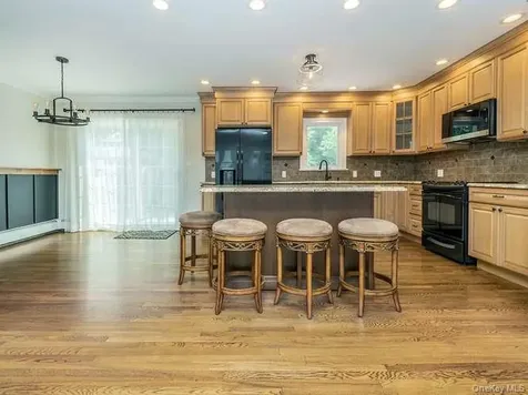 5 Central Avenue Glen Cove NY 11542