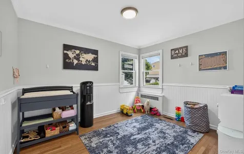 292 N Alleghany Avenue Lindenhurst NY 11757