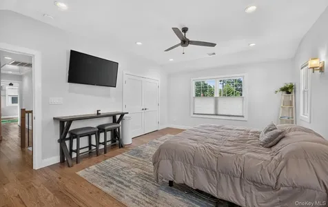 292 N Alleghany Avenue Lindenhurst NY 11757