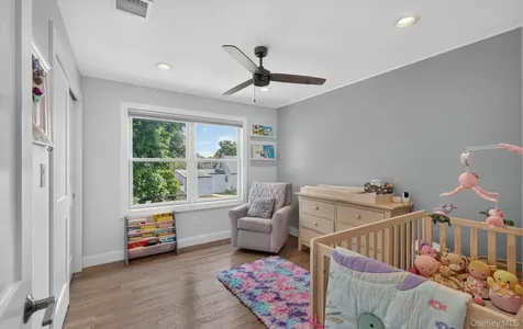 292 N Alleghany Avenue Lindenhurst NY 11757
