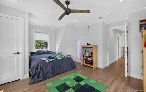 292 N Alleghany Avenue Lindenhurst NY 11757