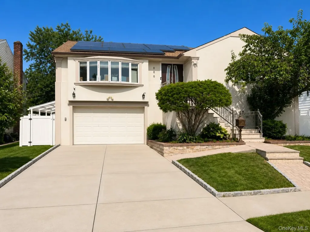 886 Woodmere Drive Valley Stream NY 11581