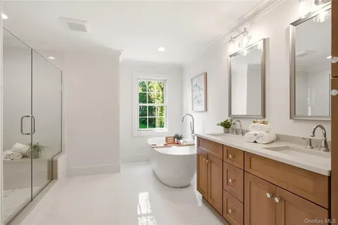5 Glen Way Cold Spring Harbor NY 11724
