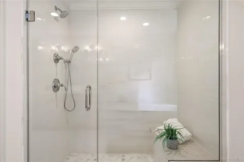 5 Glen Way Cold Spring Harbor NY 11724