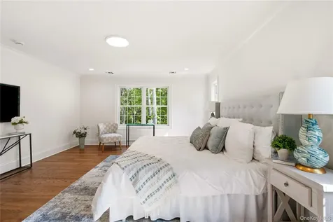 5 Glen Way Cold Spring Harbor NY 11724