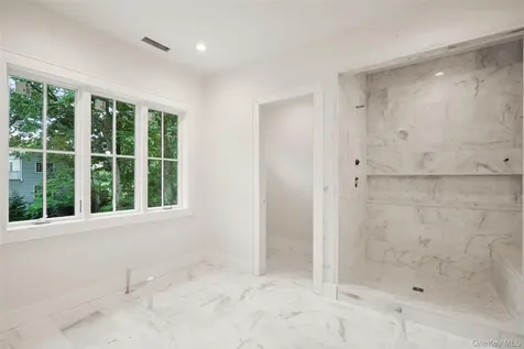 8 Crest Lane Scarsdale NY 10583