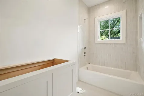 8 Crest Lane Scarsdale NY 10583