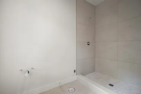 8 Crest Lane Scarsdale NY 10583