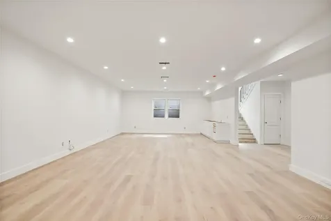 8 Crest Lane Scarsdale NY 10583