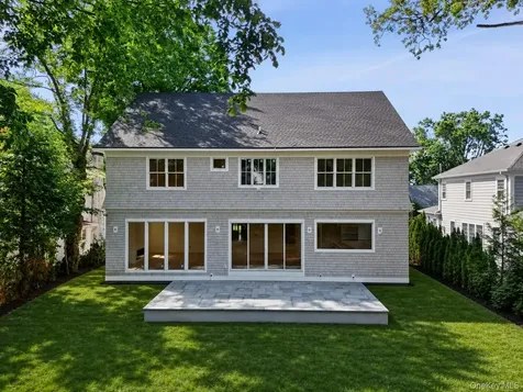 8 Crest Lane Scarsdale NY 10583