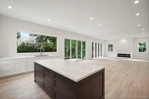8 Crest Lane Scarsdale NY 10583