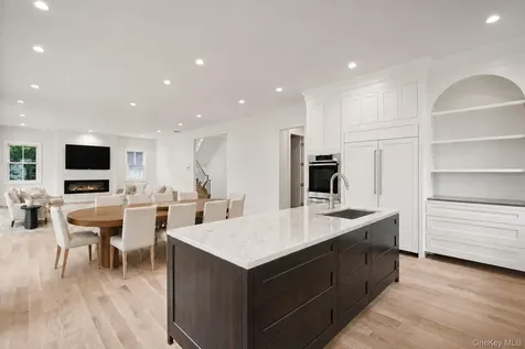 8 Crest Lane Scarsdale NY 10583