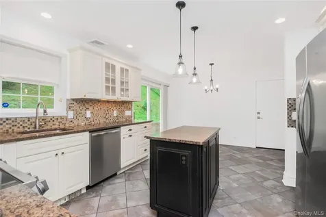 66 Valley View Road Cortlandt Manor NY 10567