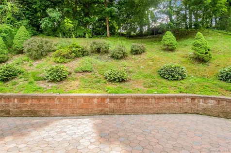 66 Valley View Road Cortlandt Manor NY 10567
