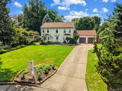 15 Fairfields Court Huntington Station NY 11746