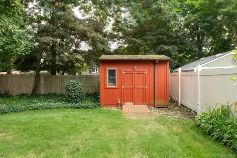 15 Fairfields Court Huntington Station NY 11746