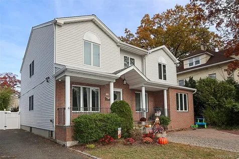 83 Lexington Avenue Westbury NY 11590
