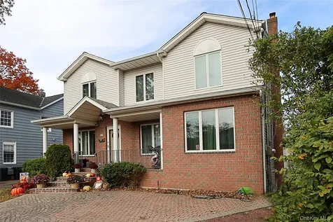 83 Lexington Avenue Westbury NY 11590