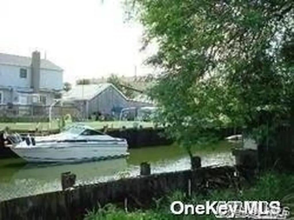 64 Waterview Street East Rockaway NY 11518