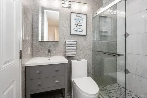 27 Windemere Way Woodbury NY 11797
