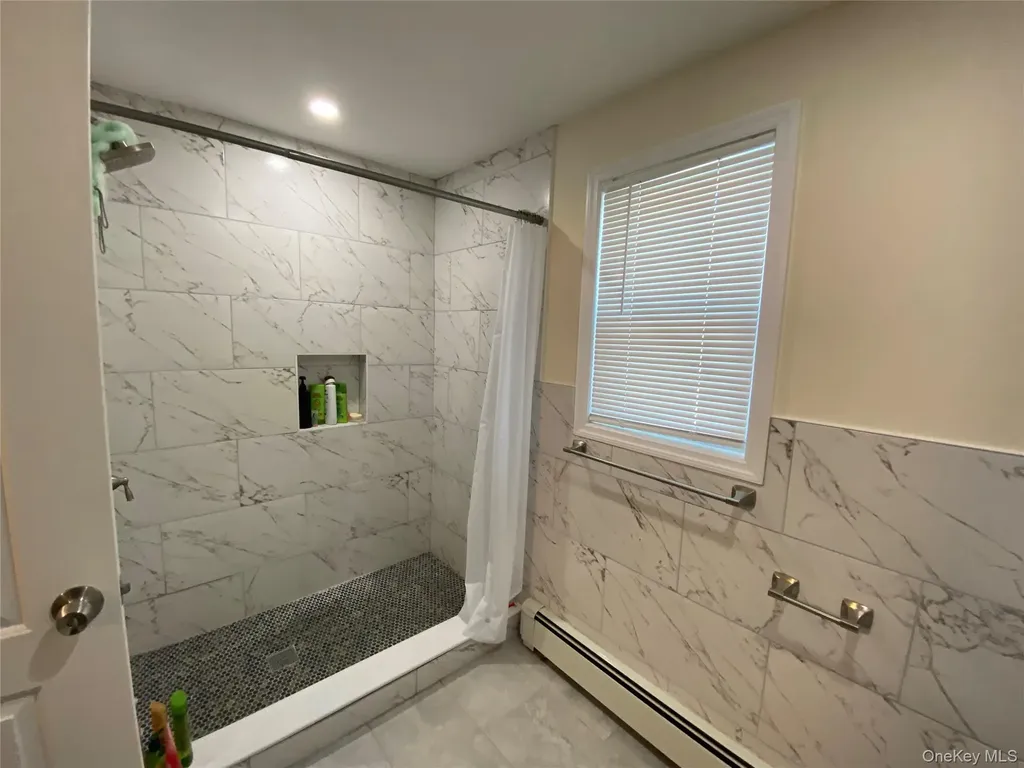 661 Tabor Place East Meadow NY 11554